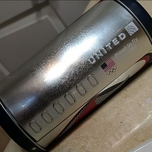 Limited Edition Olympics Travel Amenity Kit - Cowshed x United